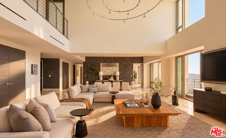 Property Photo: 10727 Wilshire Blvd, Unit Ph 2 CA 90024