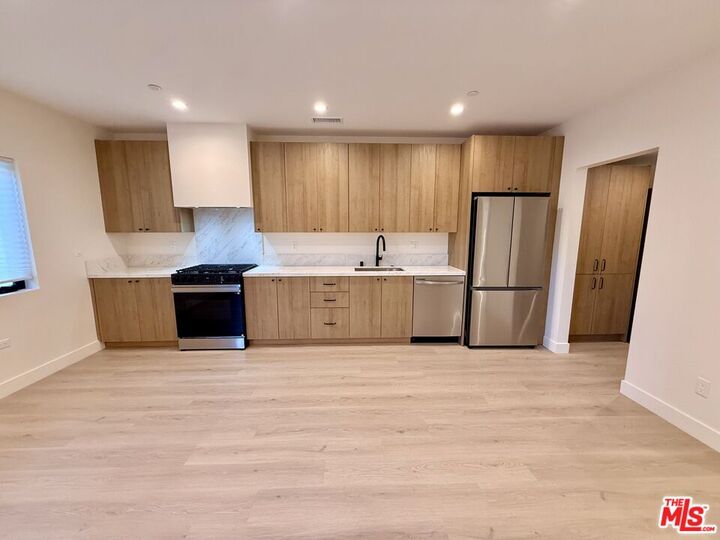 Property Photo:  2707 Benedict St, Unit 1/2  CA 90039 