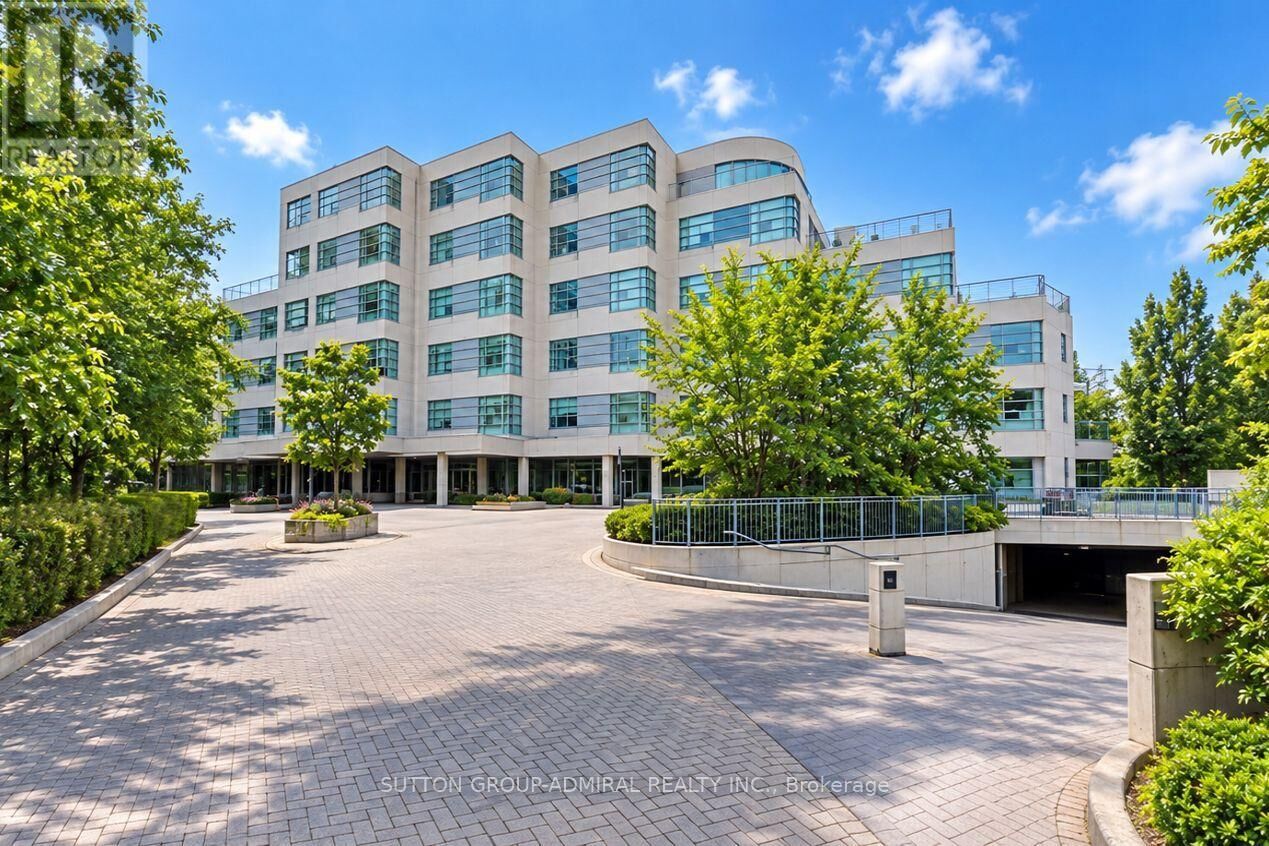 Property Photo: 1 Watergarden Way 102 ON M2K 2Z7