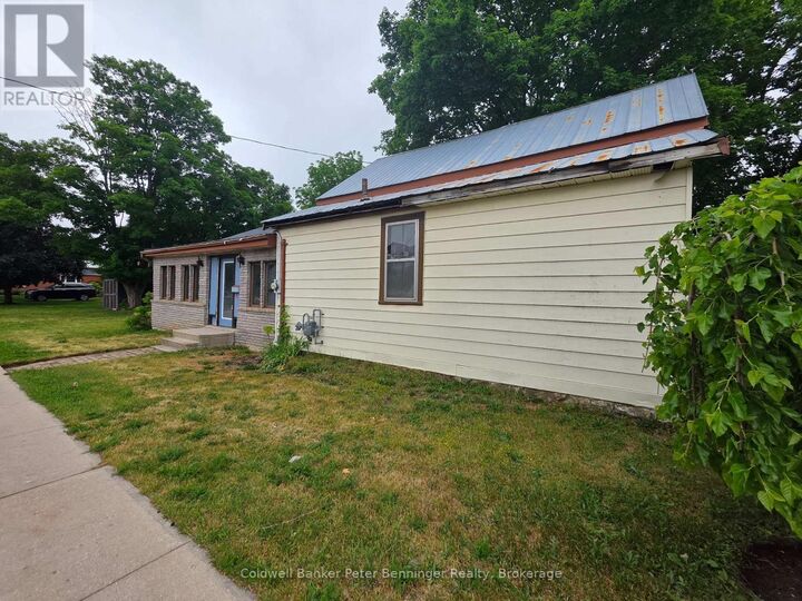 Property Photo:  21 Peter Street  ON N0G 2V0 