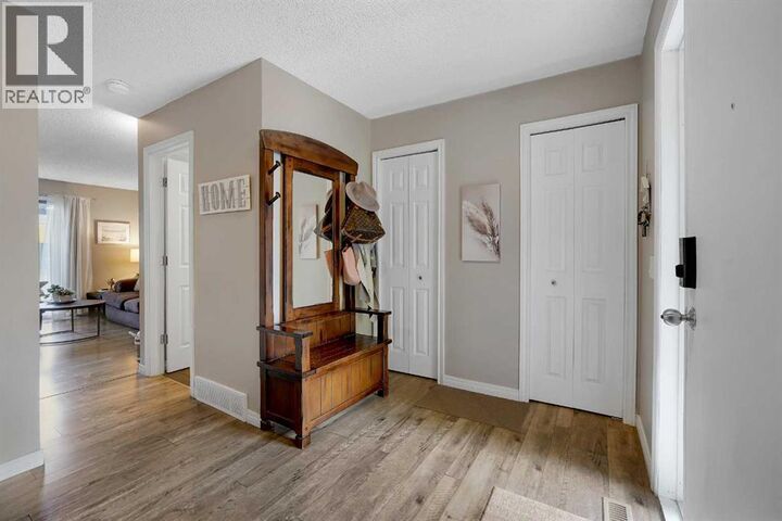 Property Photo: 7172 Coach Hill Road Southwest AB T3H 1C8
