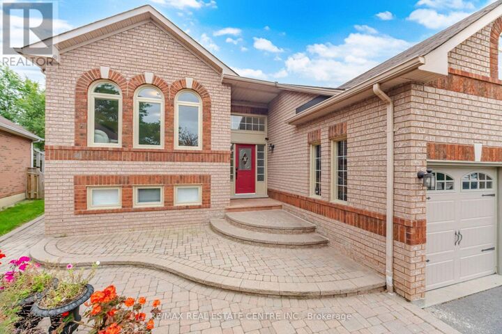 Property Photo: 19 Amberdale Court ON L7C 1C4