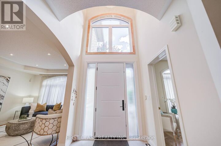 Property Photo:  68 Drawbridge Drive  ON L6C 2G8 
