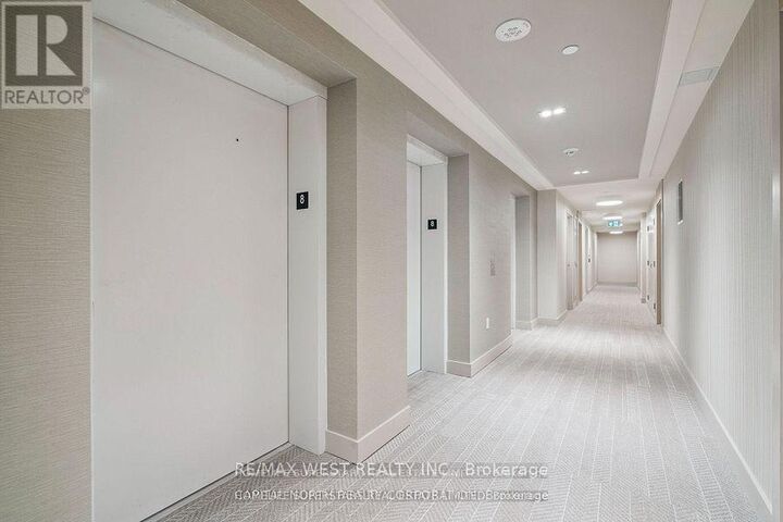 Property Photo:  8960 Jane Street 2302  ON L4K 0N9 