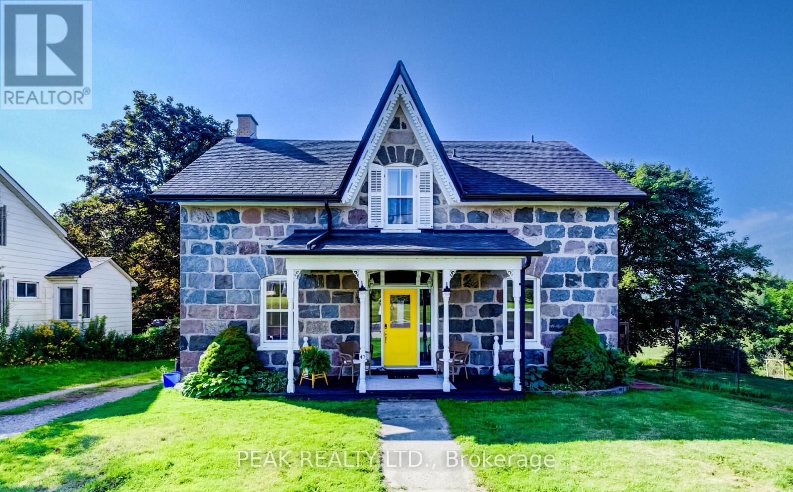 Property Photo:  47 Washington Street East  ON N0J 1B0 