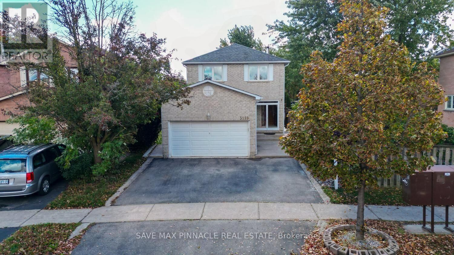 Property Photo:  3118 Shadetree Drive  ON L5N 6P3 