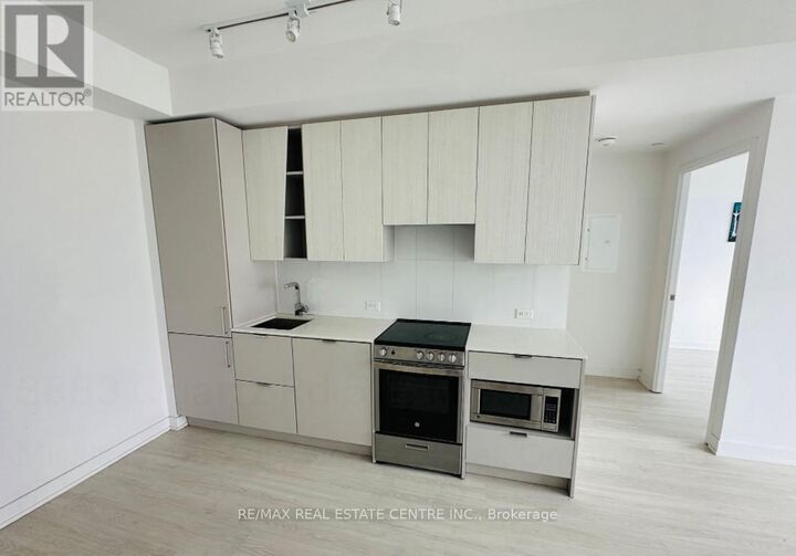 Property Photo:  3883 Quartz Road 511  ON L5B 0M4 