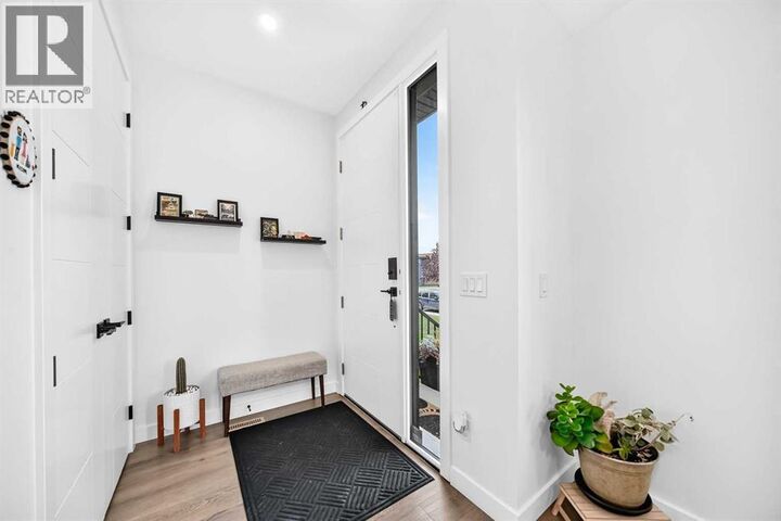Property Photo:  4510 72 Street Northwest  AB T3B 2L4 