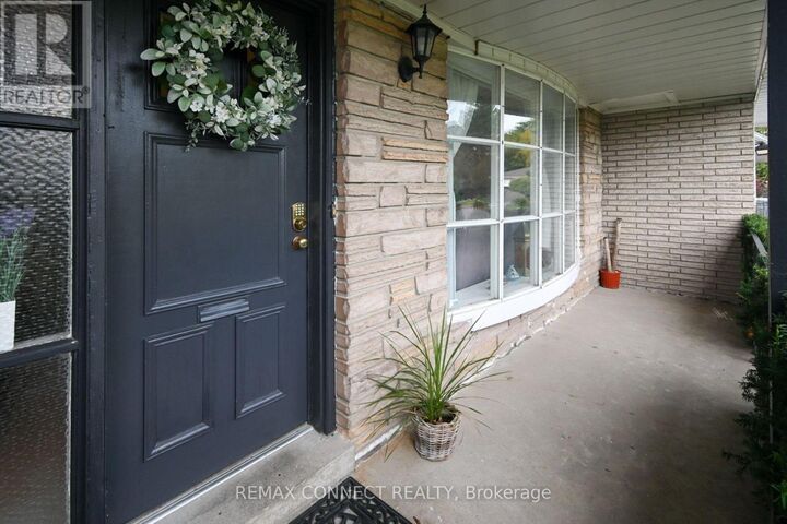 Property Photo: 24 Lalton Place ON M1E 1T4