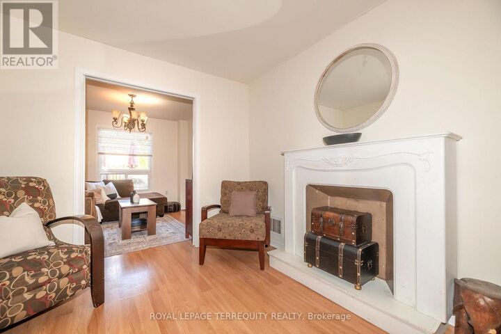 Property Photo:  5 Heaver Drive  ON L1N 9K4 