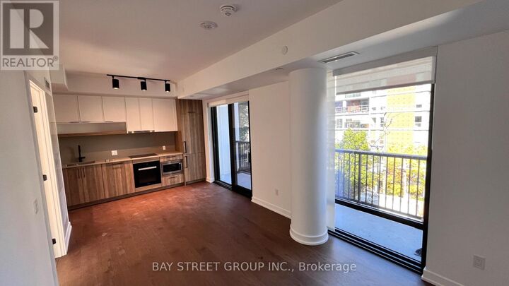 Property Photo: 91 Montclair Avenue 627 ON M5P 0B1