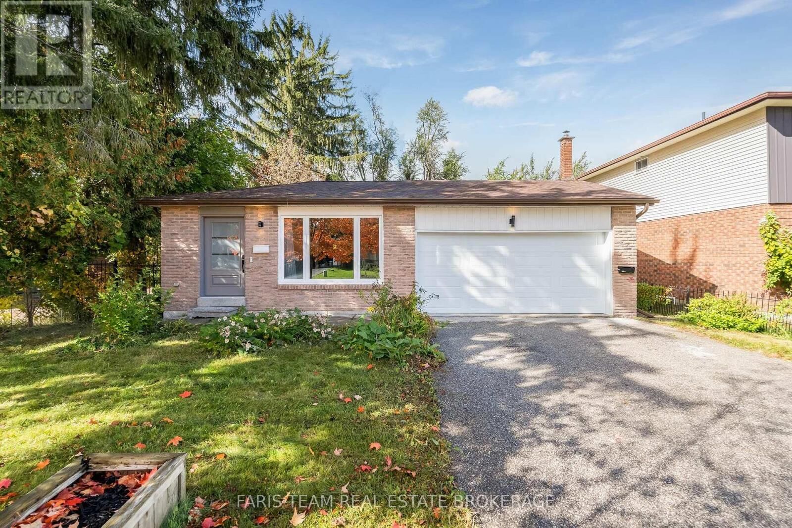 Property Photo: 97 Janice Drive ON L4N 5N5