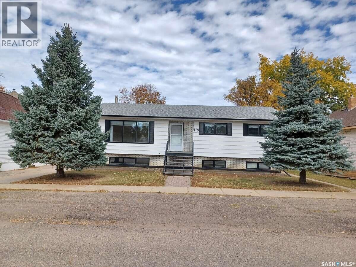 Property Photo:  113 5th Avenue  SK S0H 1X0 