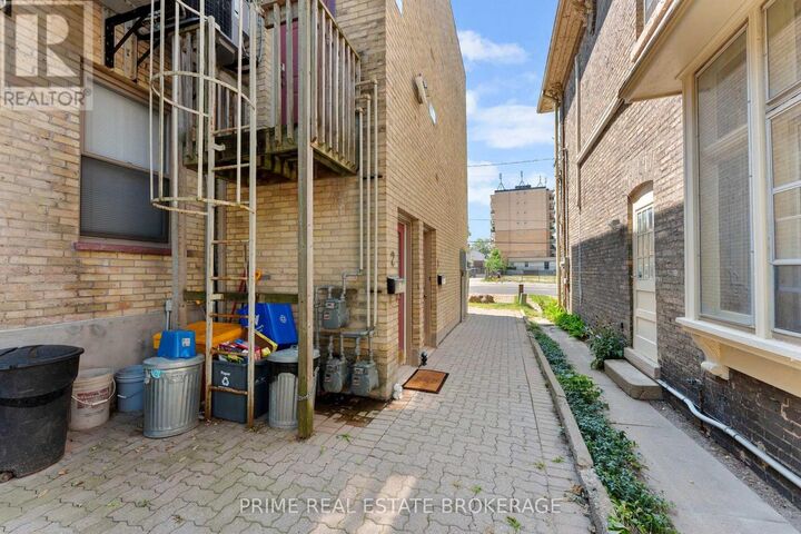 Property Photo:  580 Waterloo Street B02  ON N6B 2P9 