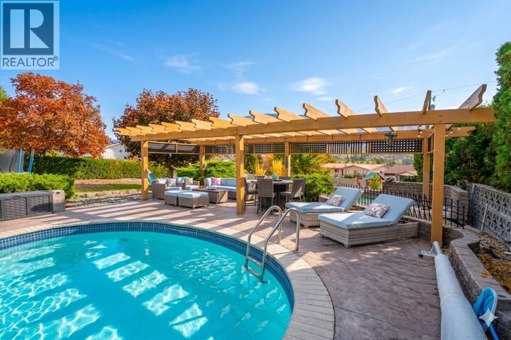 Property Photo:  6521 Bellevue Drive  BC V0H 1T4 