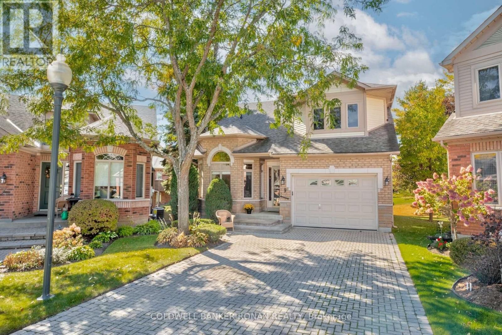 Property Photo: 9 Fortuna Circle ON L9R 1Z3