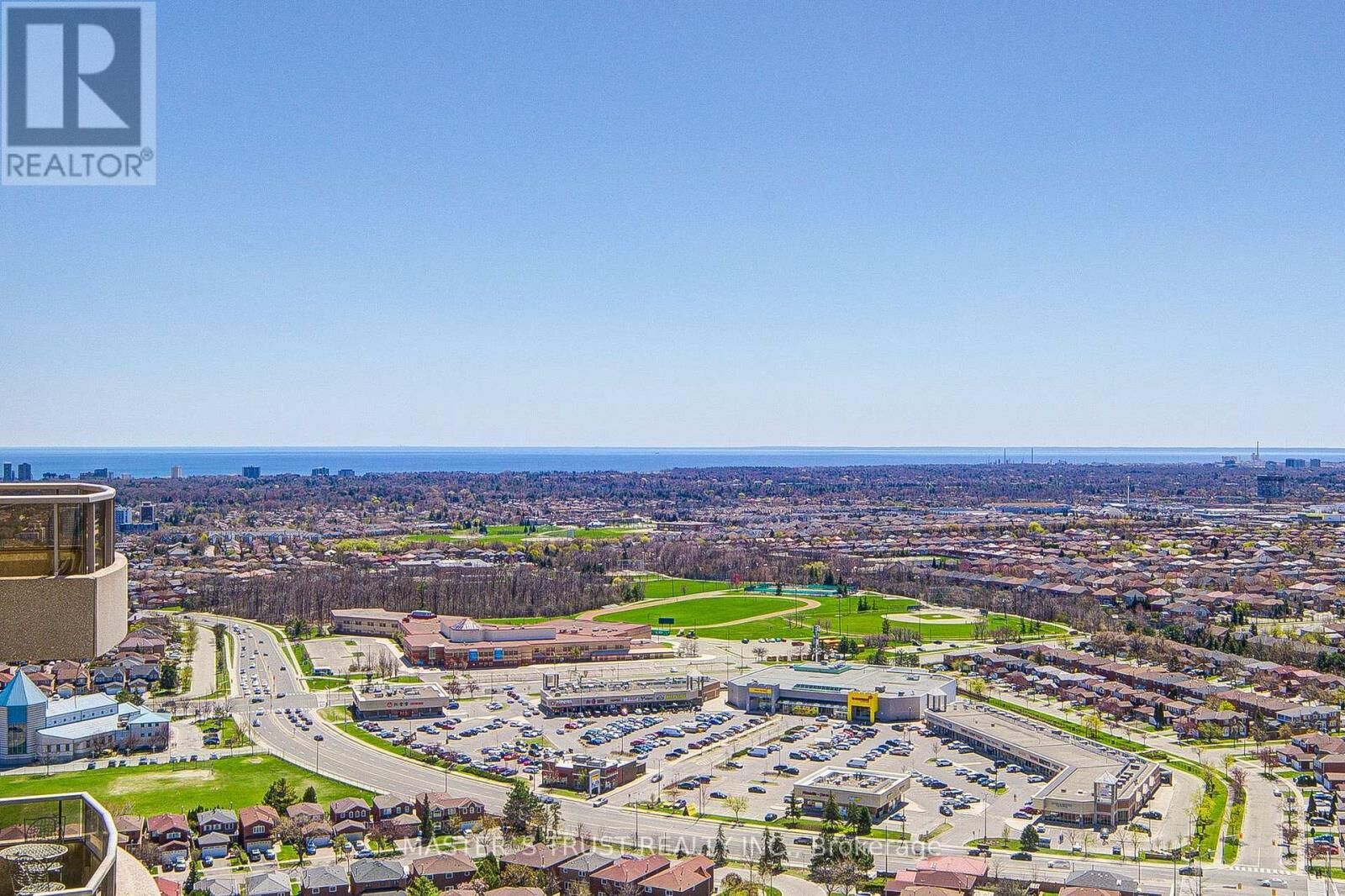 Property Photo: 3880 Duke Of York Boulevard Gph10 ON L5B 4M7