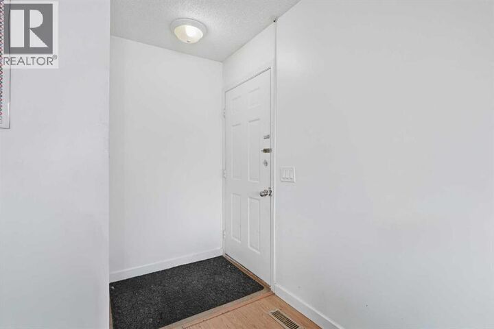 Property Photo:  188 Maitland Drive Northeast  AB T2A 5T7 