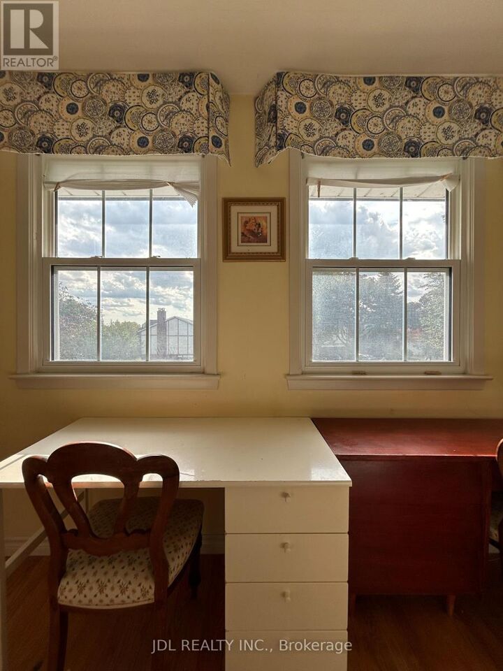 Property Photo:  3 Butterfield Dr Drive  ON M3A 2L9 