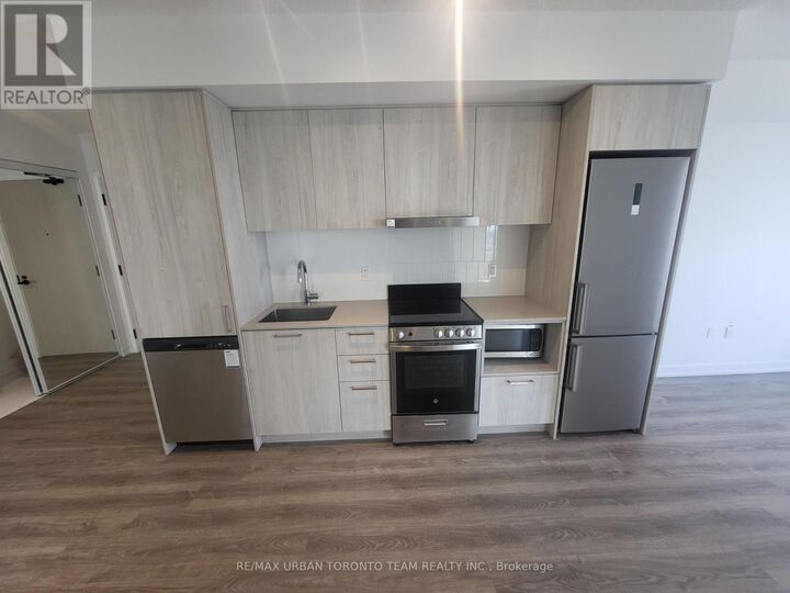 Property Photo:  195 Commerce Street 2306  ON L4K 0P9 