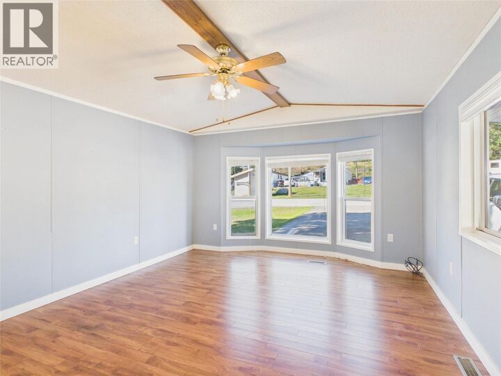 Property Photo:  2640 Warren Avenue 33  BC V1A 1T5 