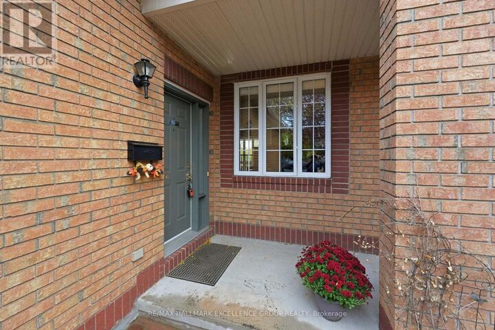 Property Photo:  54 Carwood Circle  ON K1K 4V4 