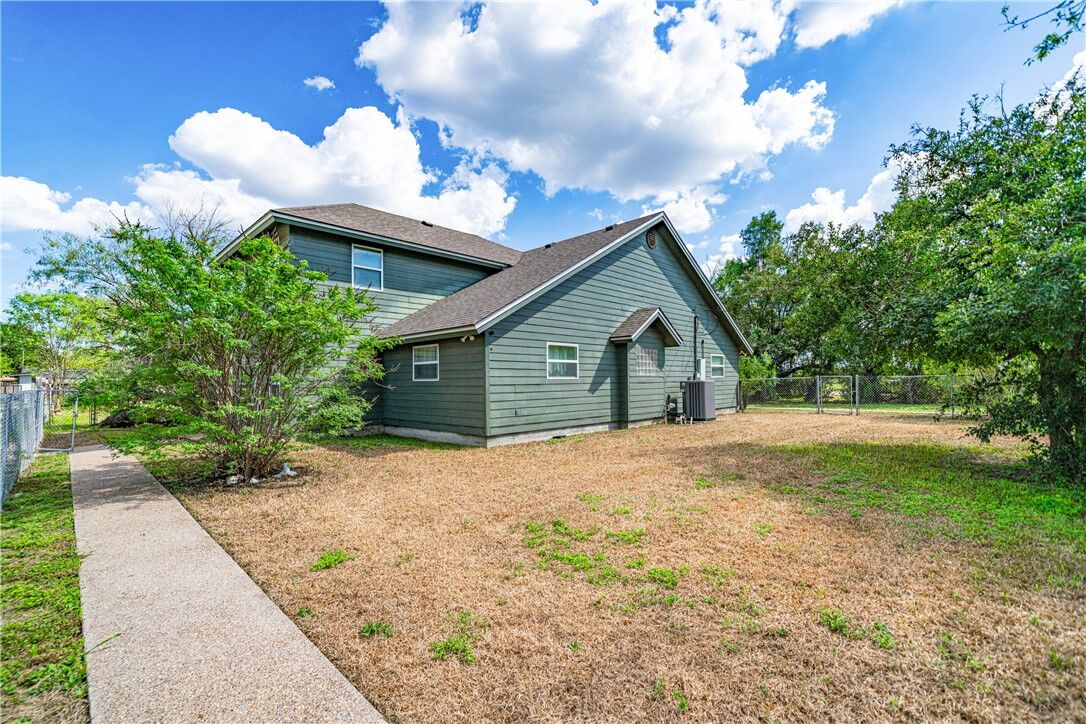 Property Photo:  1220 W Johnston Avenue  TX 78363 