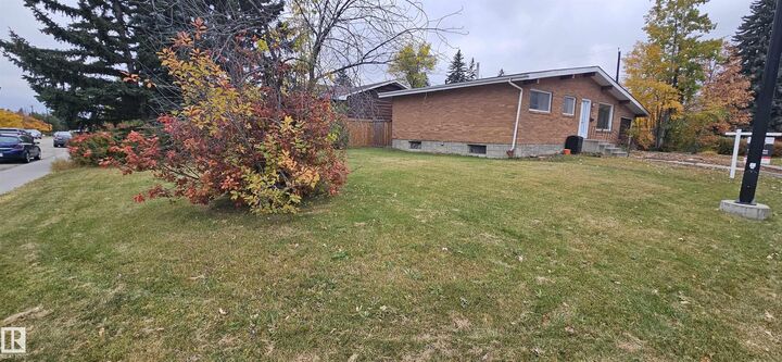 Property Photo:  5404 111A Street NW  AB T6H 3H1 