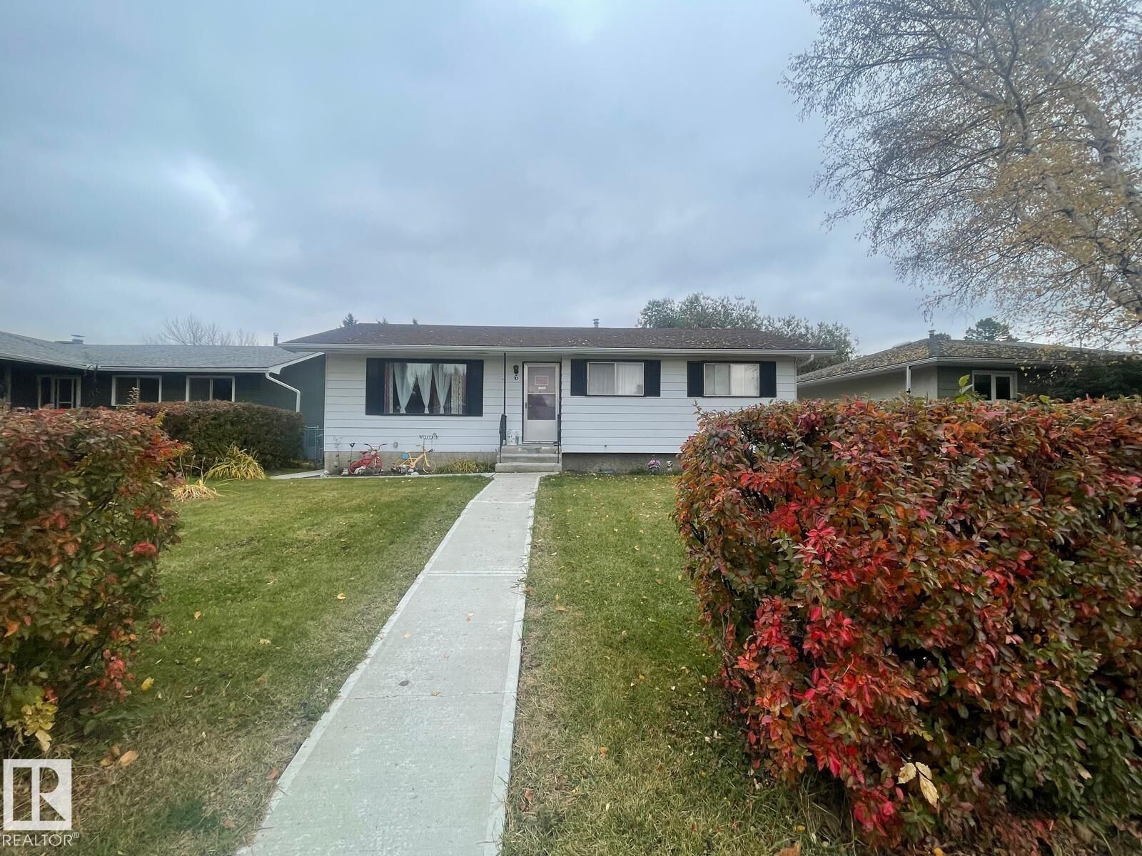 Property Photo: 6 Beechmont Crescent AB T7X 1G2