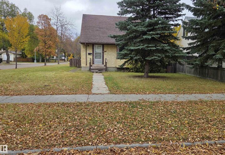 Property Photo:  12147 126 Street NW  AB T5L 0W6 