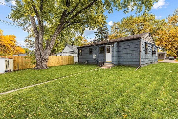 Property Photo: 902 N 26th Street N ND 58102