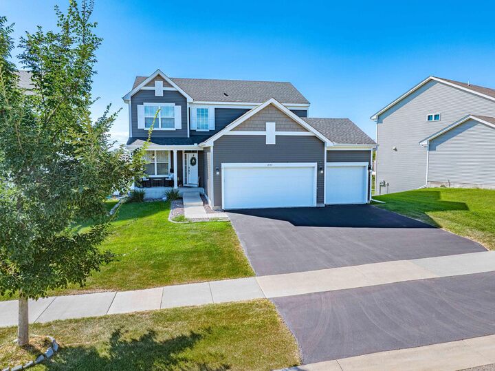 Property Photo:  1457 Nutmeg Circle  MN 55315 