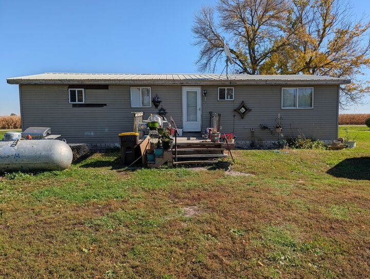 Property Photo: 14687 540th Avenue MN 56097