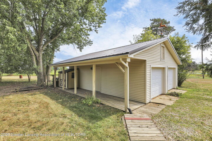 Property Photo:  1189 E Maple Rapids Road  MI 48879 