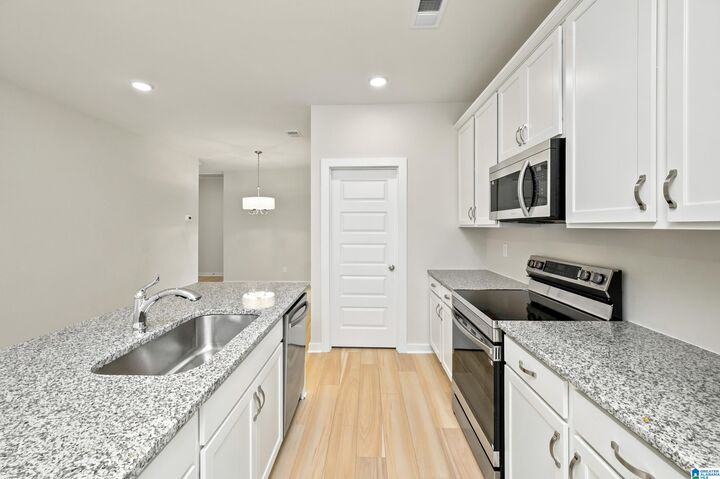 Property Photo: 1004 Grand River Boulevard AL 35094