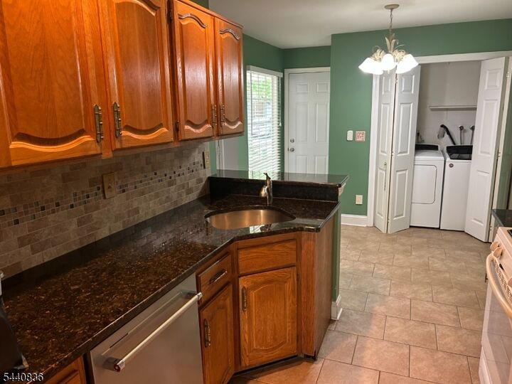 Property Photo:  42 Myrtle Ct  NJ 08889 