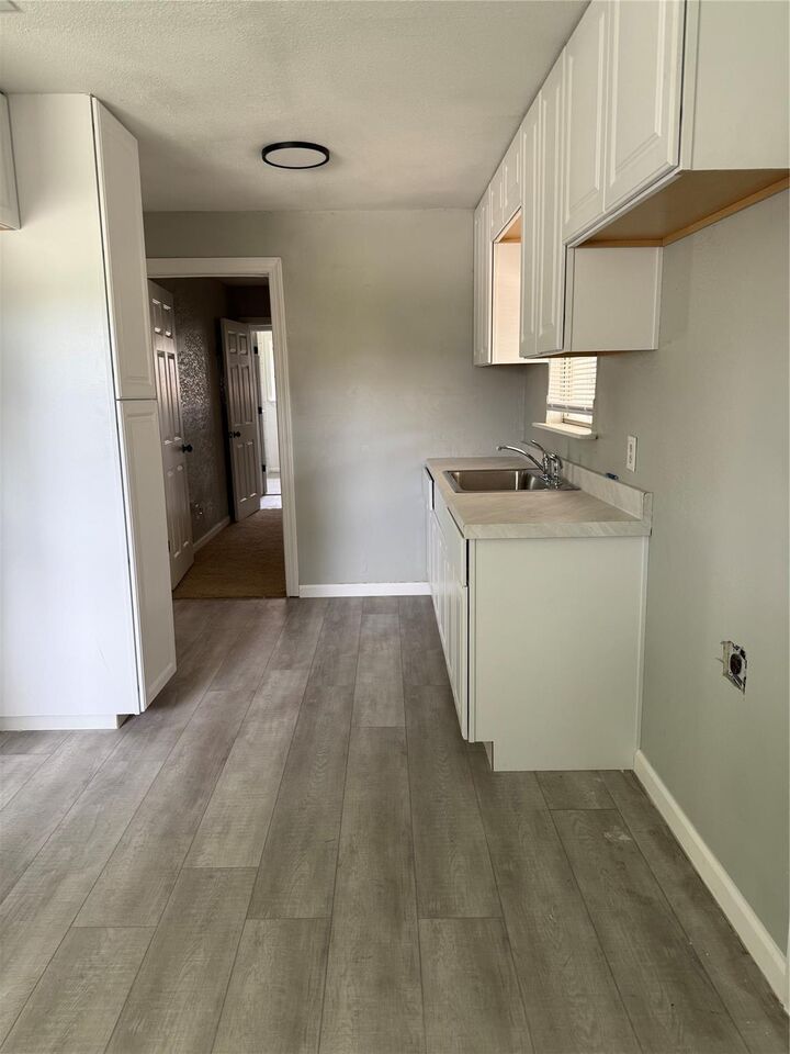 Property Photo: 2402 Rosemead Dr TX 77506