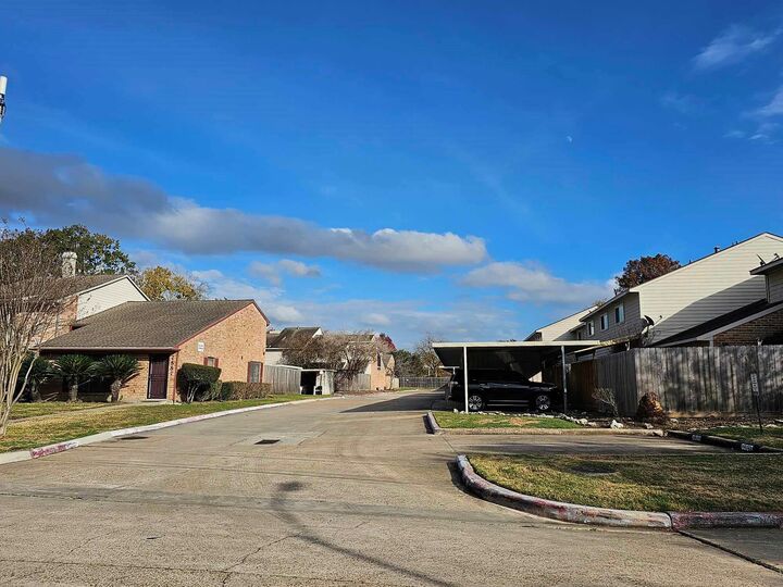 Property Photo:  7887 Kendalia Drive  TX 77036 