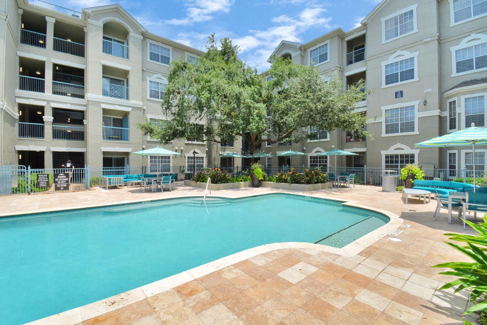 Property Photo:  2222 Maroneal Street 0514  TX 77030 