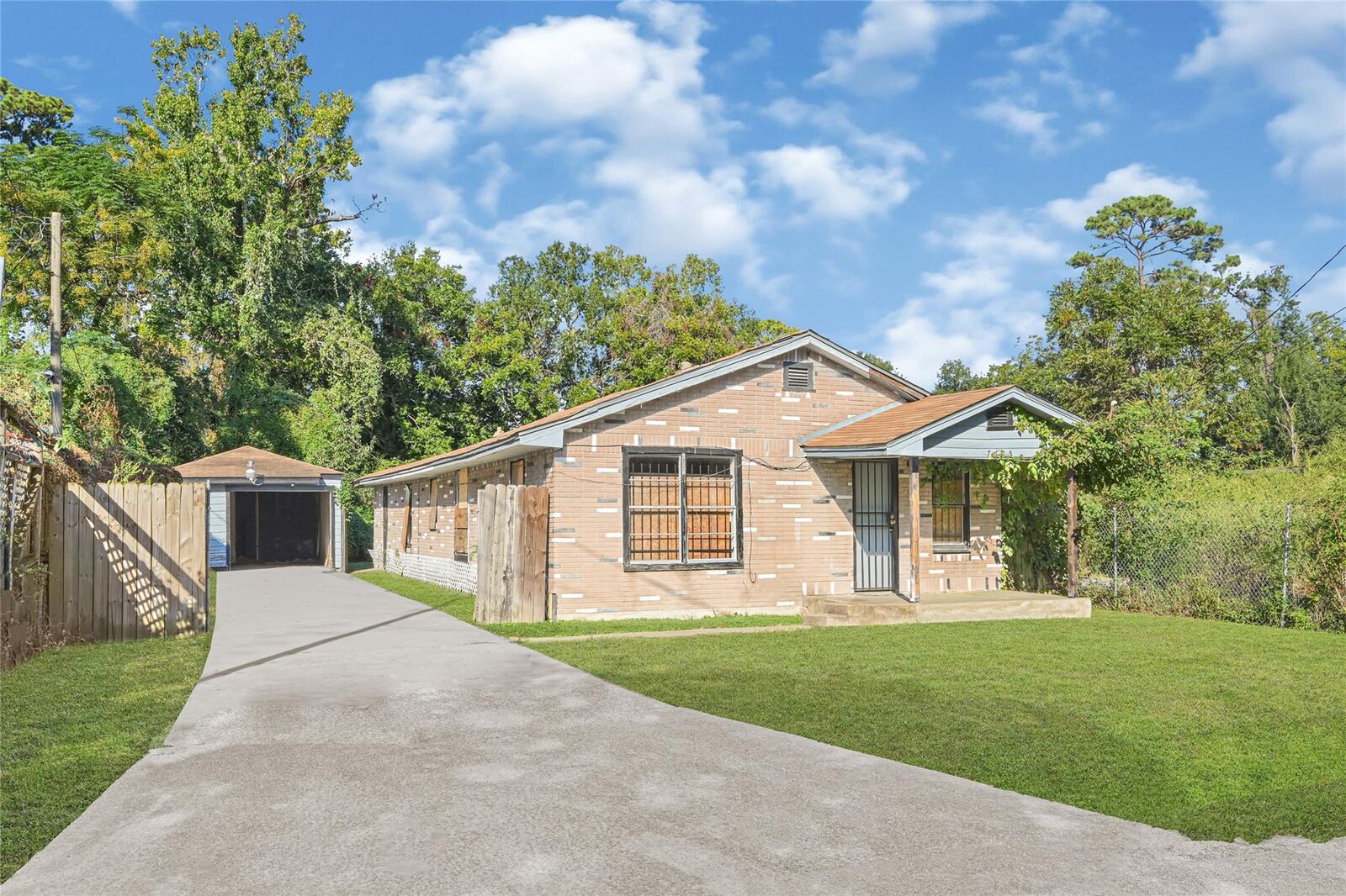 Property Photo: 7625 Pointer Street TX 77016
