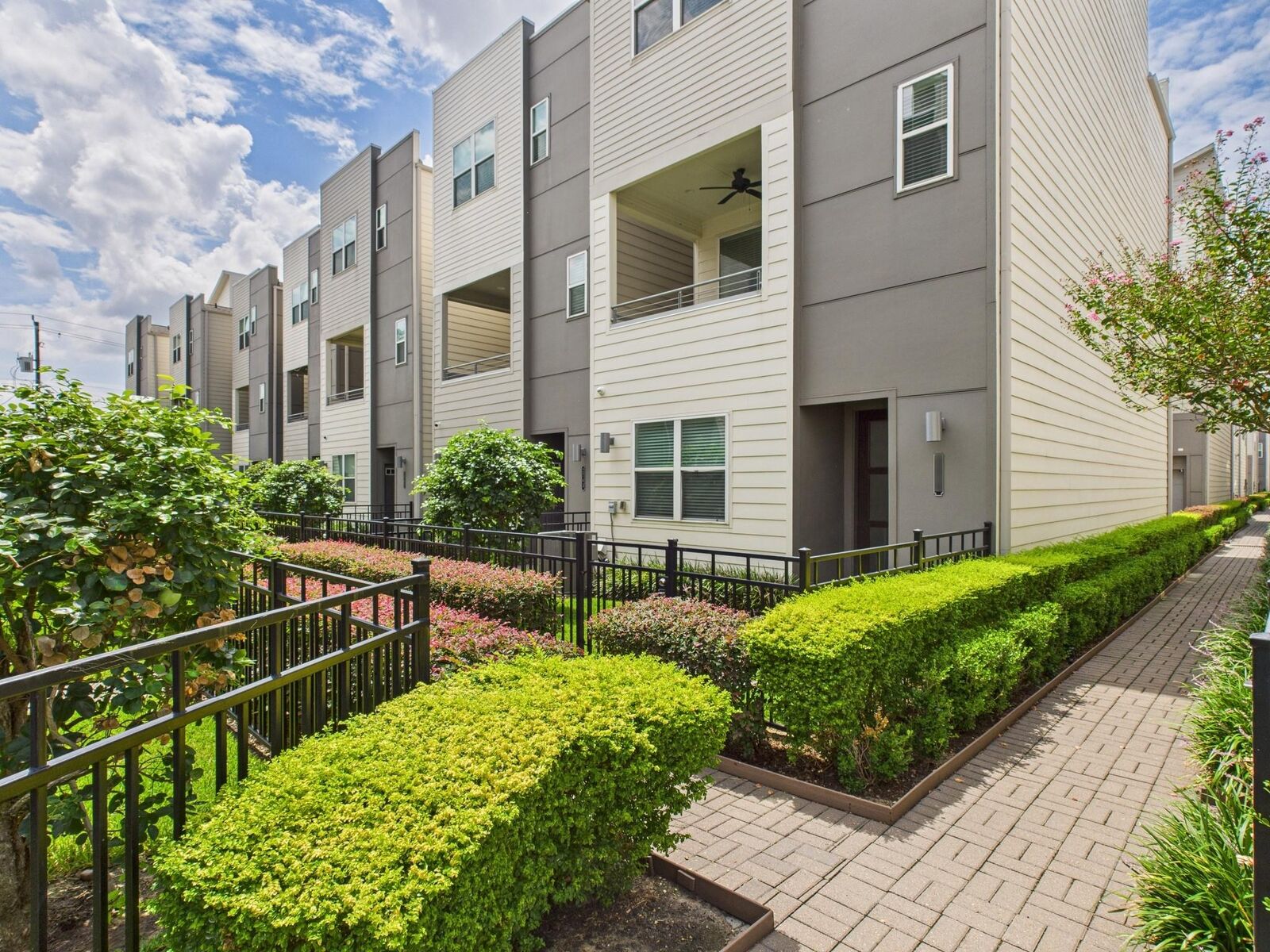 Property Photo:  2761 Clinton Drive  TX 77020 