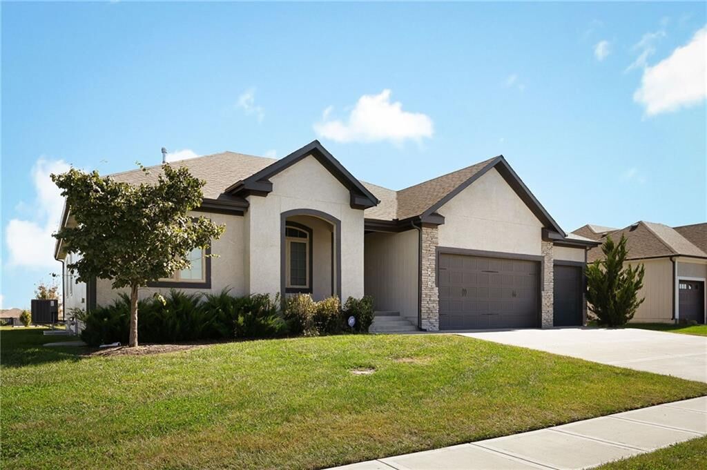 Property Photo: 4824 SW 3rd Street MO 64014
