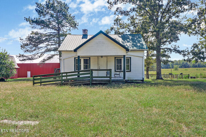 Property Photo:  580 Eastland Cemetery Rd  TN 38583 