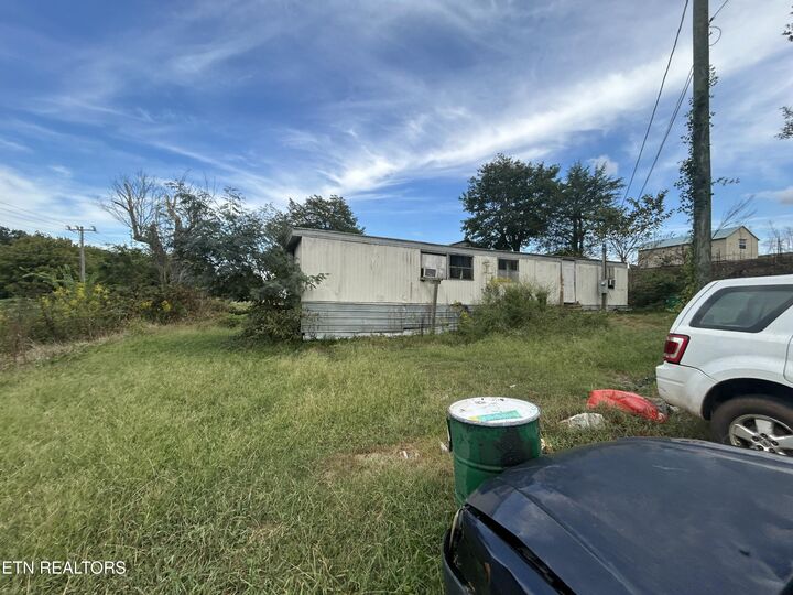 Property Photo: 2804 Sweetwater Vonore Rd TN 37874