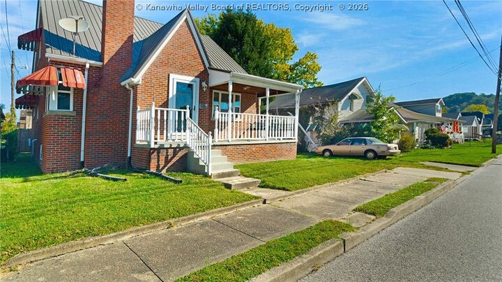 Property Photo:  722 Lee Street  WV 25504 