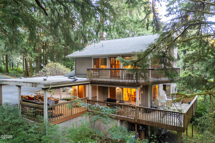 Property Photo:  2086 NE Arrowhead Way  OR 97367 