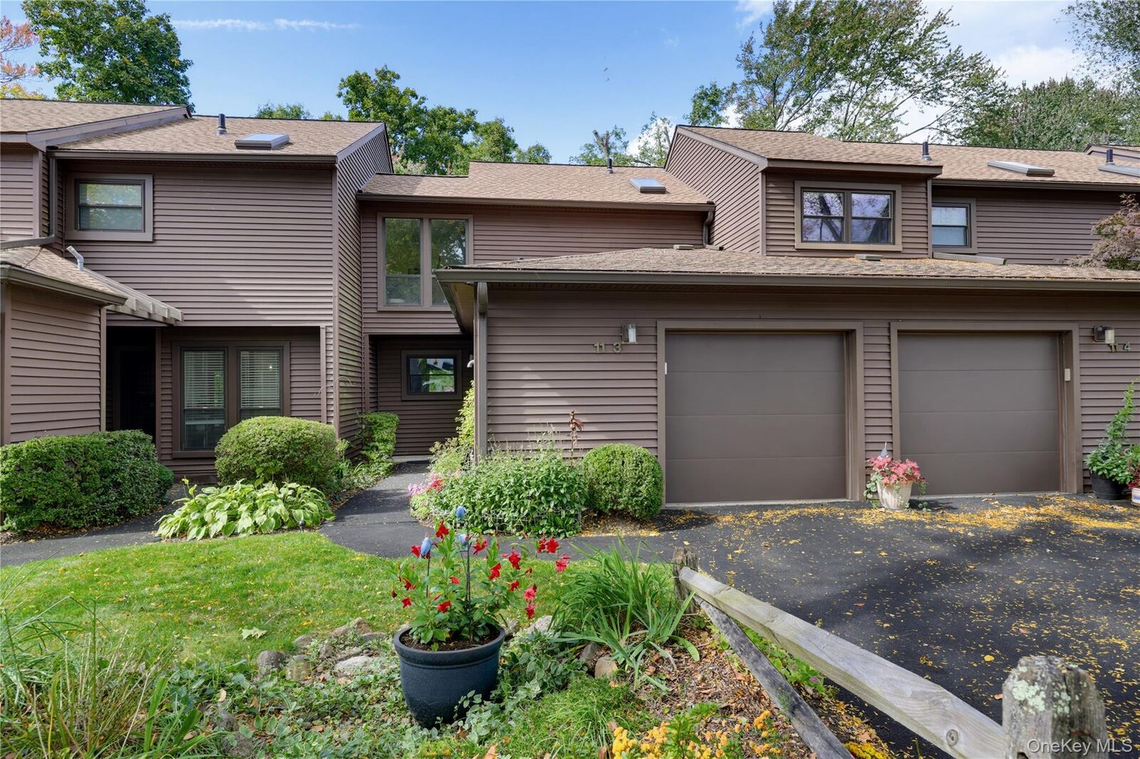 Property Photo:  113 Woods Brooke Circle  NY 10562 