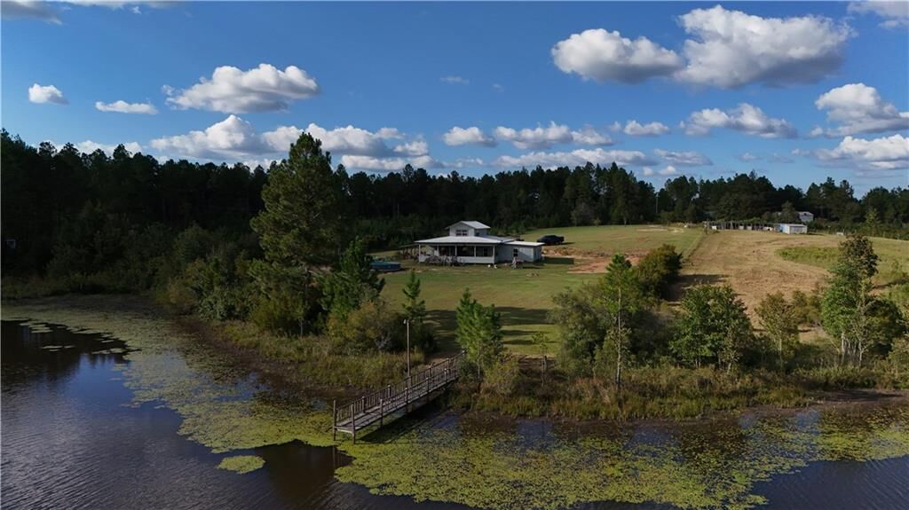 Property Photo:  610 Leo Road  AL 36583 