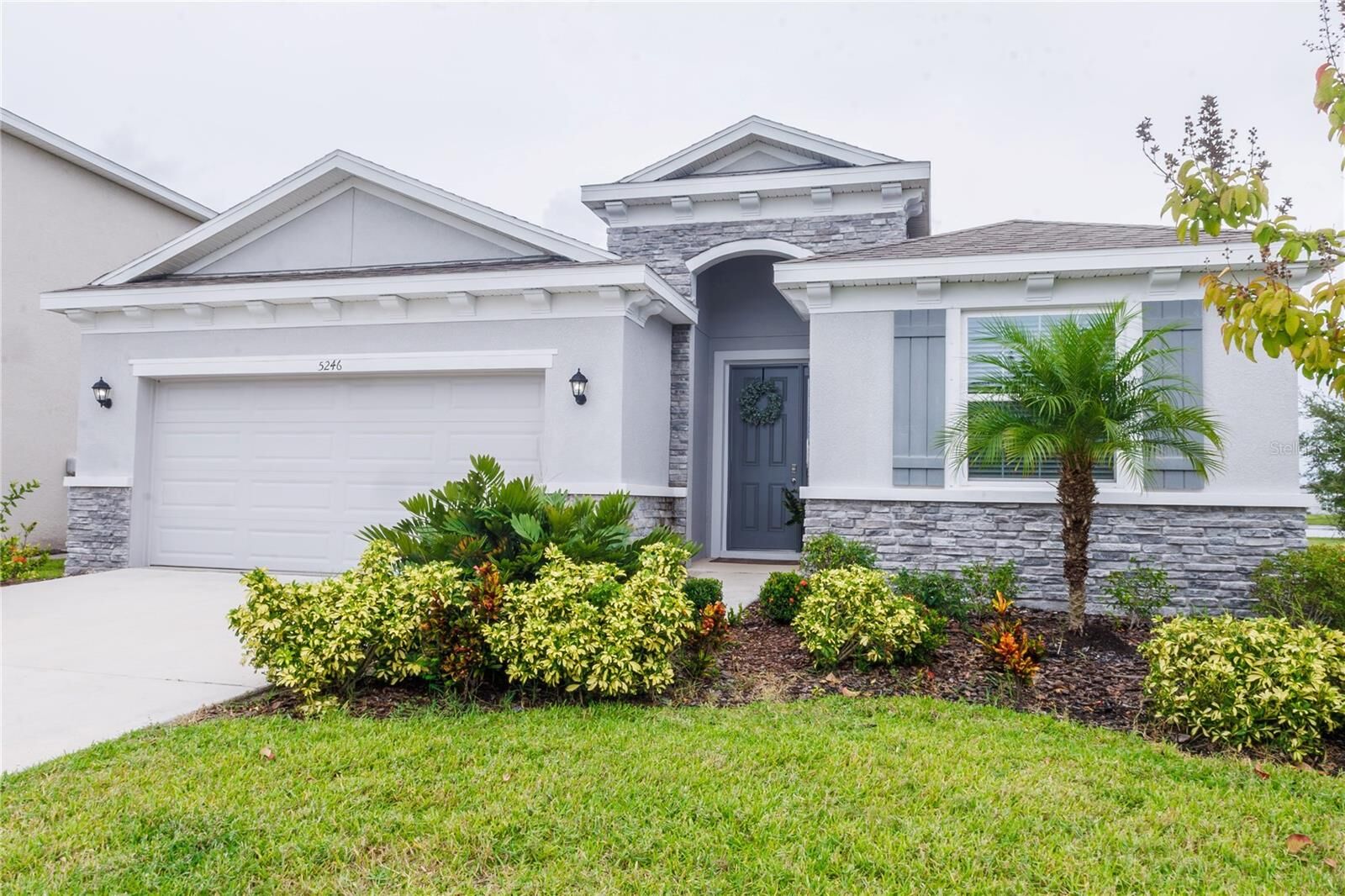 Property Photo: 5246 Grove Mill Loop FL 34211