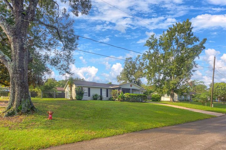 Property Photo:  569 Sidney Drive  FL 32744 